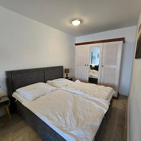 Vier Jahreszeiten 2-73 아파트